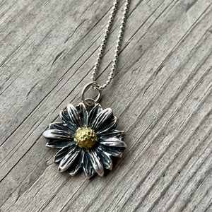 Daisy pendant