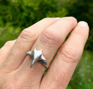 Manta ray ring