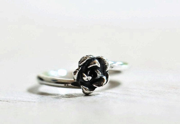 Silver rose ring