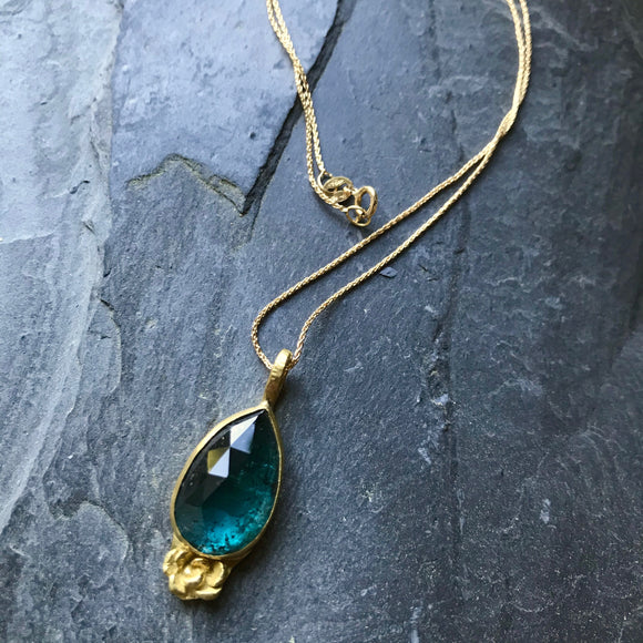 22K gold kyanite necklace